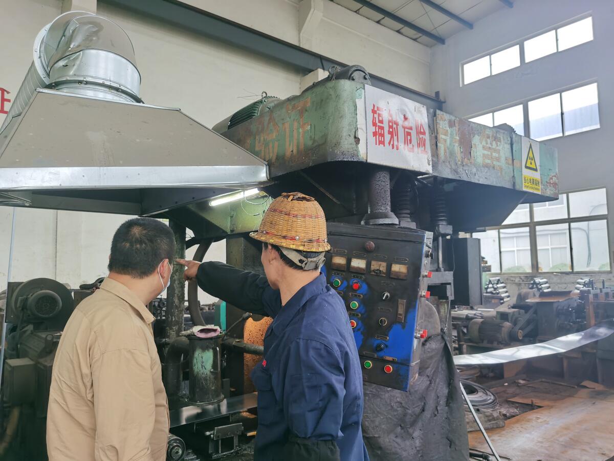 现场检查测厚仪运行情况与信息系统运行维护服务的协同管理